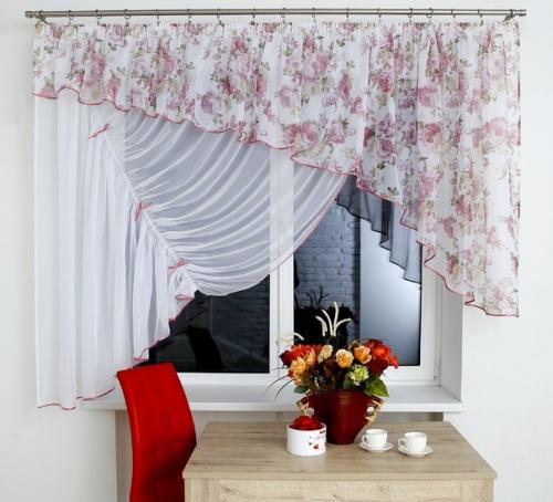Шторы для кухни - это огромный размах фантазии хозяек, которые очень много времени проводят именно на кухне. 09