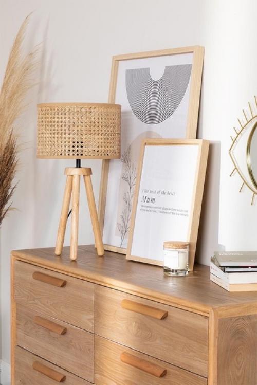 Светлое дерево и закругленные формы часто встречаются в скандинавских дизайнах подвесных ламп и красивых маленьких светильников. 03