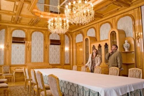 Какой не советской роскошью отличалась дача горбачева в форосе. 05