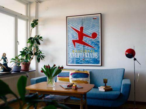 Яркая угловая квартира с интересными принтами и оттенками. 04