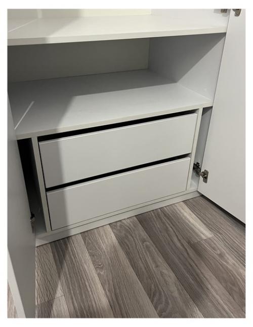 Распашной шкаф в спальную комнату. 01