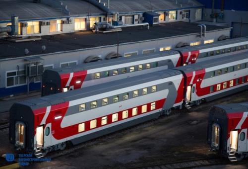 Современные двухэтажные вагоны ТВЗ уже минимум три рестайлинга пережили! 03