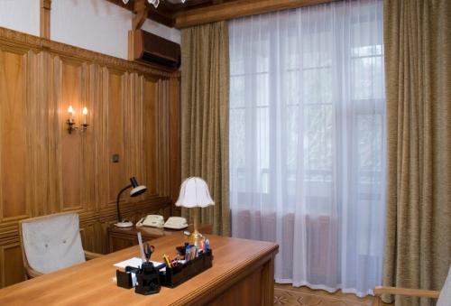 Какой не советской роскошью отличалась дача горбачева в форосе. 08