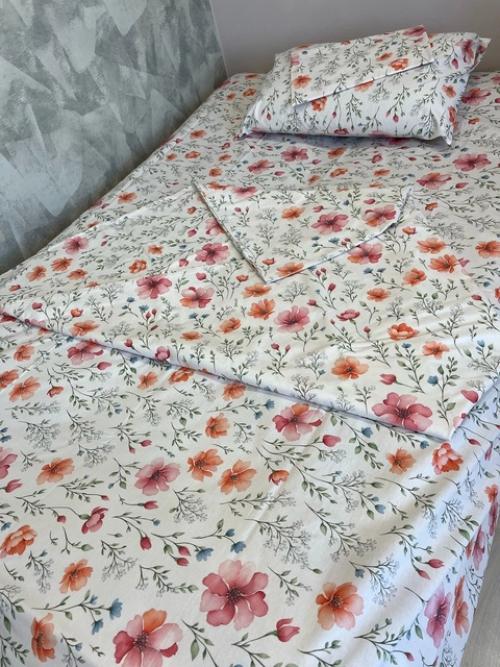 Когда речь заходит о создании уюта в спальне, постельное белье играет одну из ключевых ролей. 02