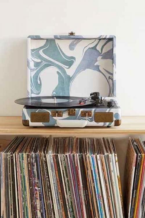 Виниловый проигрыватель - стильный предмет интерьера гостиной! 03
