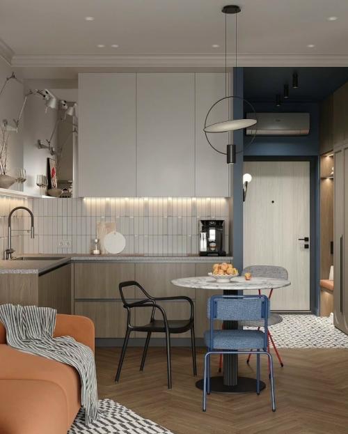 Иногда интерьер строится не на ярких элементах, а на общей атмосфере пространства.  