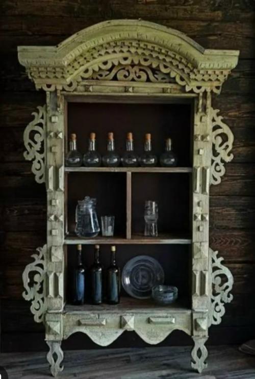 Старинные резные наличники и их современные реплики сейчас переживают новое прочтение.  