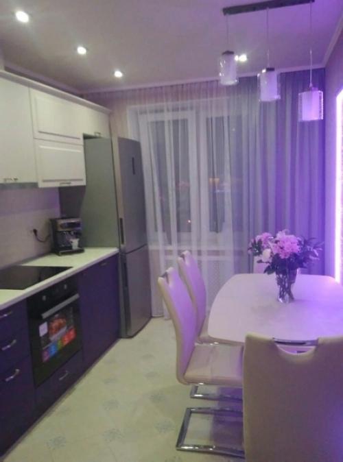 Вы только посмотрите, как подсветка кардинально меняет кухню! 01