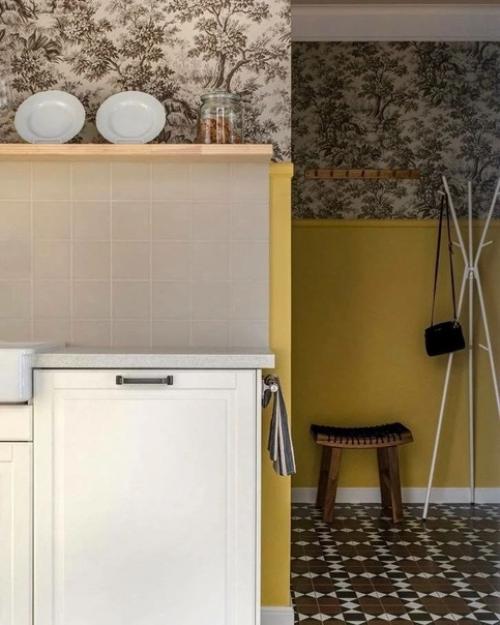 Небольшая кухня переходящая в гостиную. 02