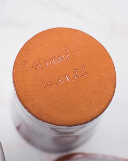 В январе я рассказывали о том, как мы с женой сходили на мастеркласс по лепке из глины. 05