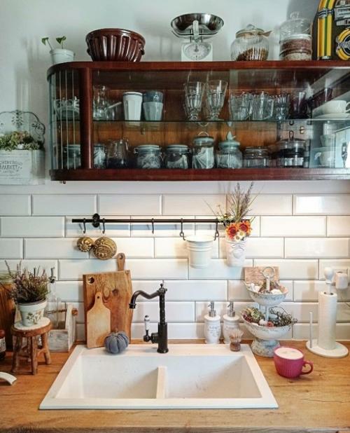 Верх серванта - отличный вариант для кухни в ретро - стиле. 01