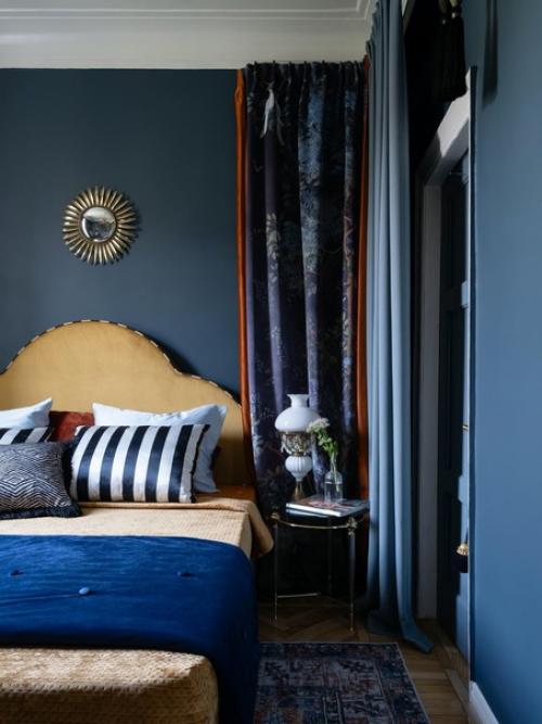 Реализованный интерьер квартиры с антиквариатом, площадью 70 кв. 01