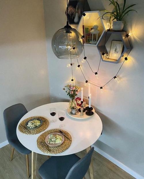 В этой квартире всё прекрасно особенно мне понравился фартук на кухне. 03