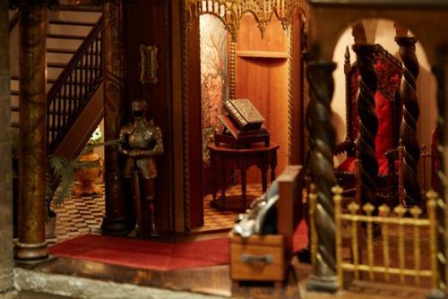 Самый дорогой кукольный домик в мире? 08