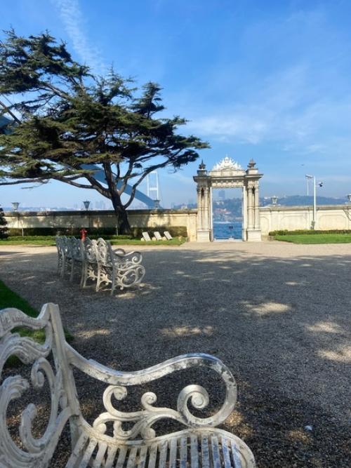 Дворец бейлербей - летняя резиденция султанов, которая расположена в азиатской стороне города. 03