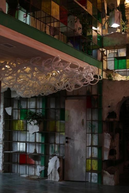 На дизайн - заводе Флакон теперь есть два места с моими вилатажными скульптурами: пена морская в пространстве @Barbus. 04