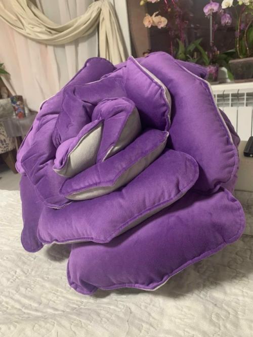 А теперь немного другого плана подушка - цветок. 02