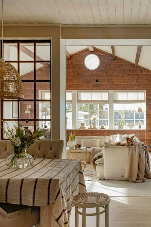 Дом мечты.
Дом Джулии и Тобиаса на опушке леса и рядом с морем.  