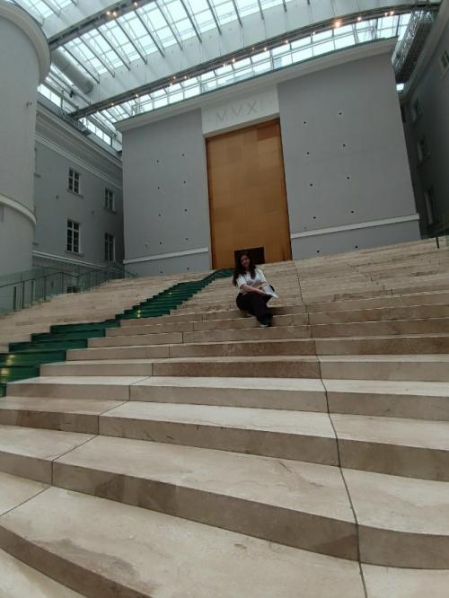 Мало кто знает, что напротив эрмитажа есть замечательный современный музей главного штаба. 09