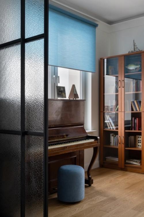 Современная классика, лофт и винтаж: эффектный интерьер трешки 74 м. 05