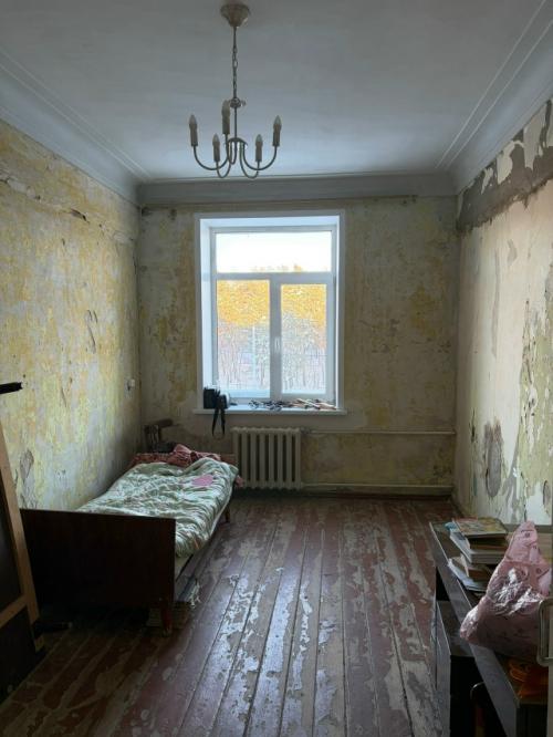 Здравствуйте!  Посоветуйте пожалуйста как обставить спальню в Сталинке 15 м 2?  