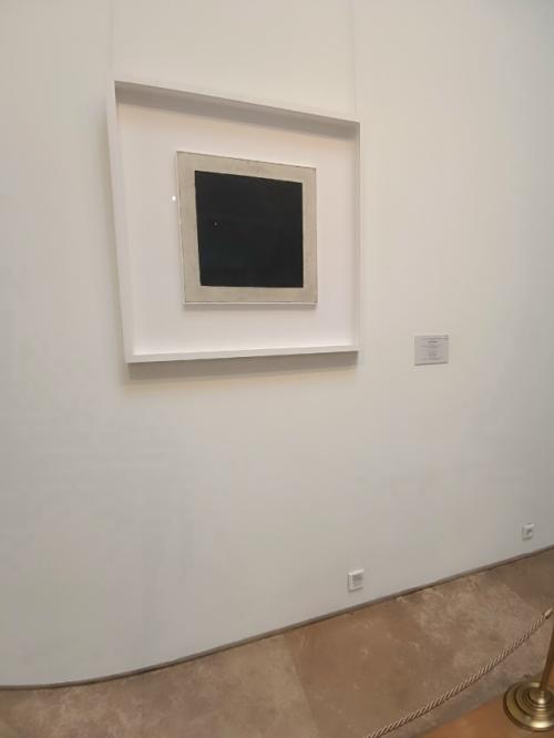 Мало кто знает, что напротив эрмитажа есть замечательный современный музей главного штаба. 02