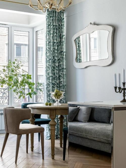 Легкий, светлый интерьер с ботаническими нотками.

