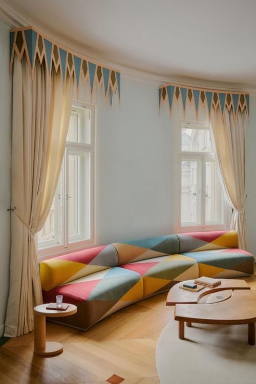 Клиент, любитель оперы, предоставил мне огромную свободу. 01