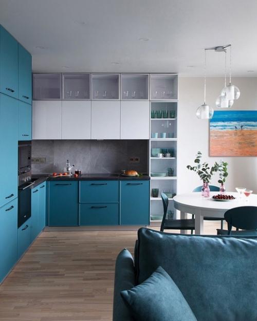 Стильный интерьер квартиры в голубом цвете создает ощущение свежести и спокойствия, а также придает помещению некую изысканность и гармонию. 02