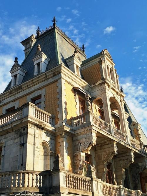 Массандровский дворец, который часто называют Крымским Версалем или французским замком. 06 Массандровский дворец, который часто называют Крымским Версалем или французским замком. 06