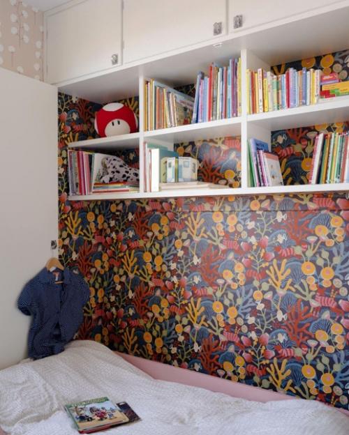 Яркая угловая квартира с интересными принтами и оттенками. 02