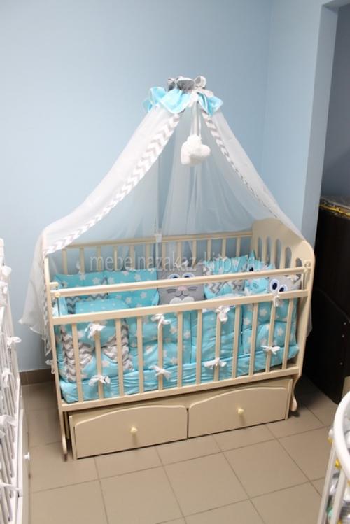 Мы продаем кроватки, которые отлично впишутся в любой интерьер и станут неотъемлемой частью домашних фотосессий. 03