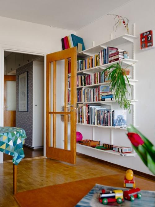 Яркая угловая квартира с интересными принтами и оттенками. 05