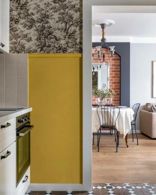 Небольшая кухня переходящая в гостиную. 01