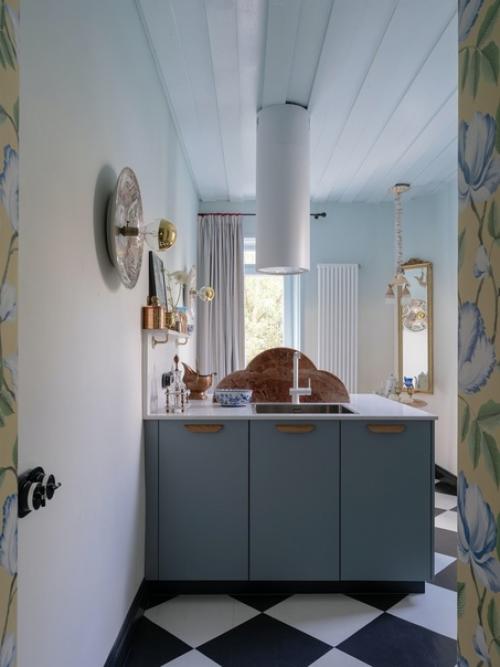 Реализованный интерьер квартиры с антиквариатом, площадью 70 кв. 06