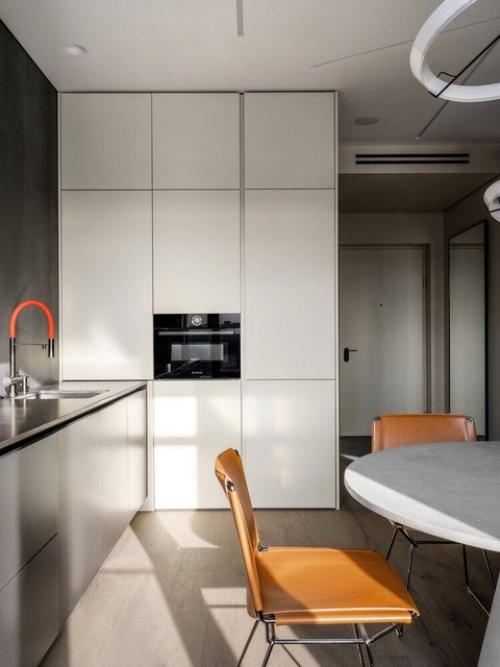 Утончённая двухкомнатная квартира для молодого человека. 07