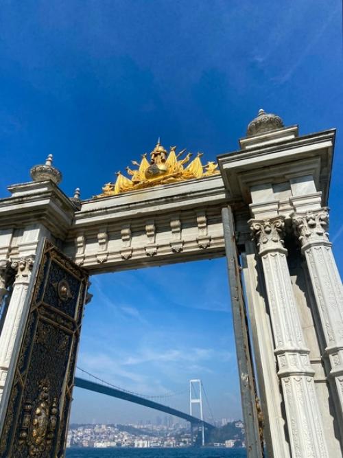 Дворец бейлербей - летняя резиденция султанов, которая расположена в азиатской стороне города. 01