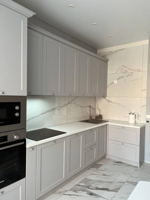 Знаете какой цвет для гарнитура считается одним из базовых? 03