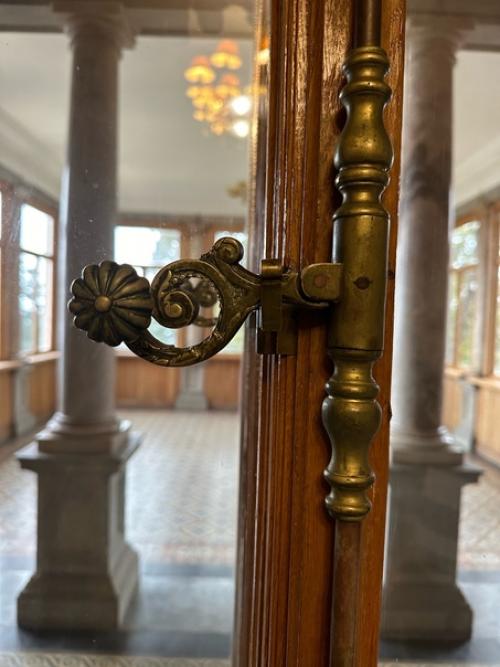 Масандровский дворец.  В своем нынешнем облике он для императора Александра III строился. 06