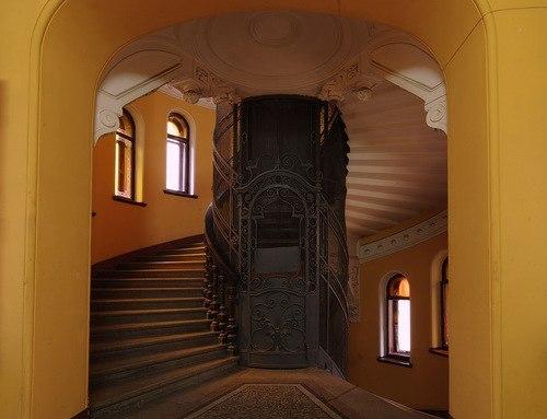 Работающий старинный лифт в доме купца муяки. 03