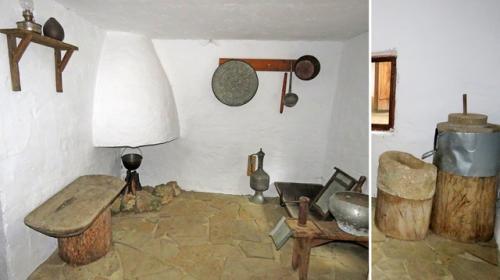 Адыгея.  Адыгское Подворье - как бы не единственный на 4 адыгских народа России этнографический музей под открытым небом. 01