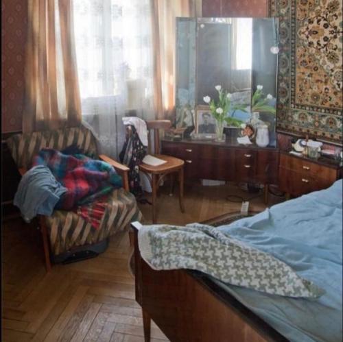 Это сеи час в моде минимализм и сканди - белая мебель, много воздуха, стильные аксессуары. 01