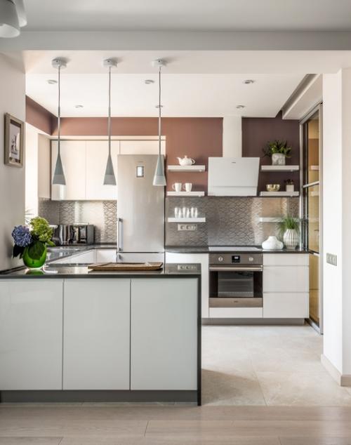 Светлый интерьер кухни, объединенной с гостиной, в квартире площадью 65 кв. 02