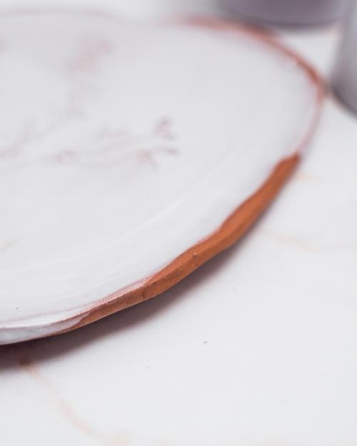 В январе я рассказывали о том, как мы с женой сходили на мастеркласс по лепке из глины. 06