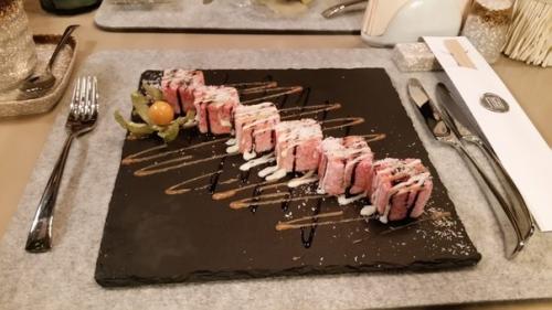 Fugu.  Решили сходить в новое заведение от рестостар. 06