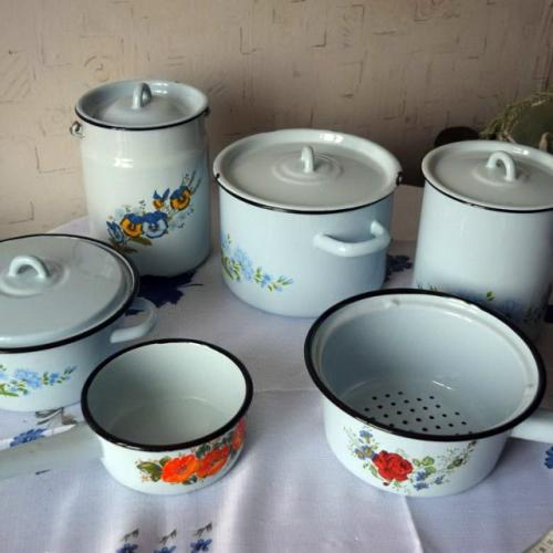 Советская посуда.  Эмалированные кастрюли. 

