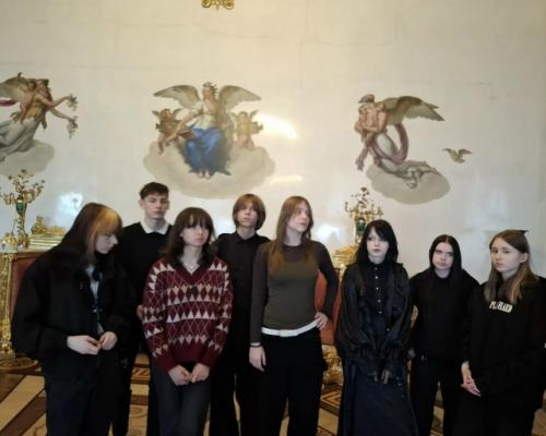 /9 А в эрмитаже/. 06