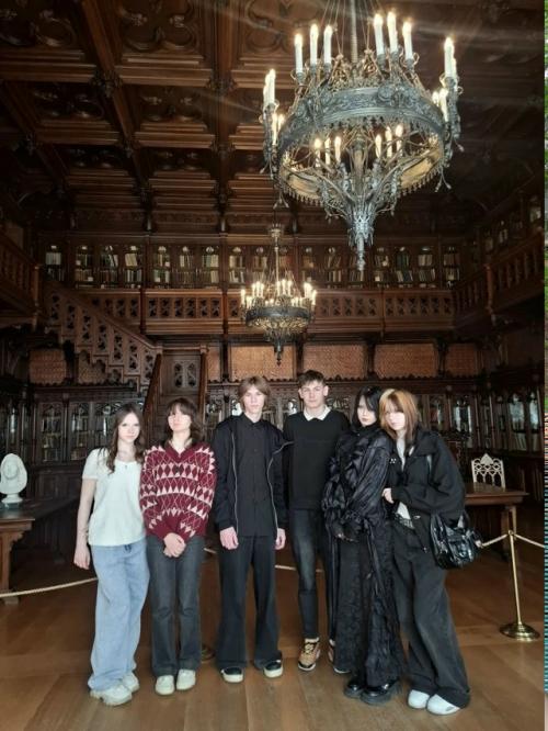 /9 А в эрмитаже/. 05