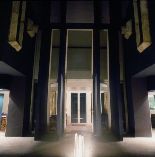 Архитектура.  Жилой комплекс Замок Кафки был построен по проекту испанского архитектора Рикардо боффила. 08