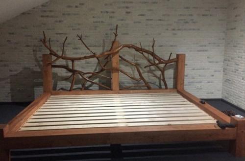 Вообще - похвально!  Красиво, точно надёжно. 02